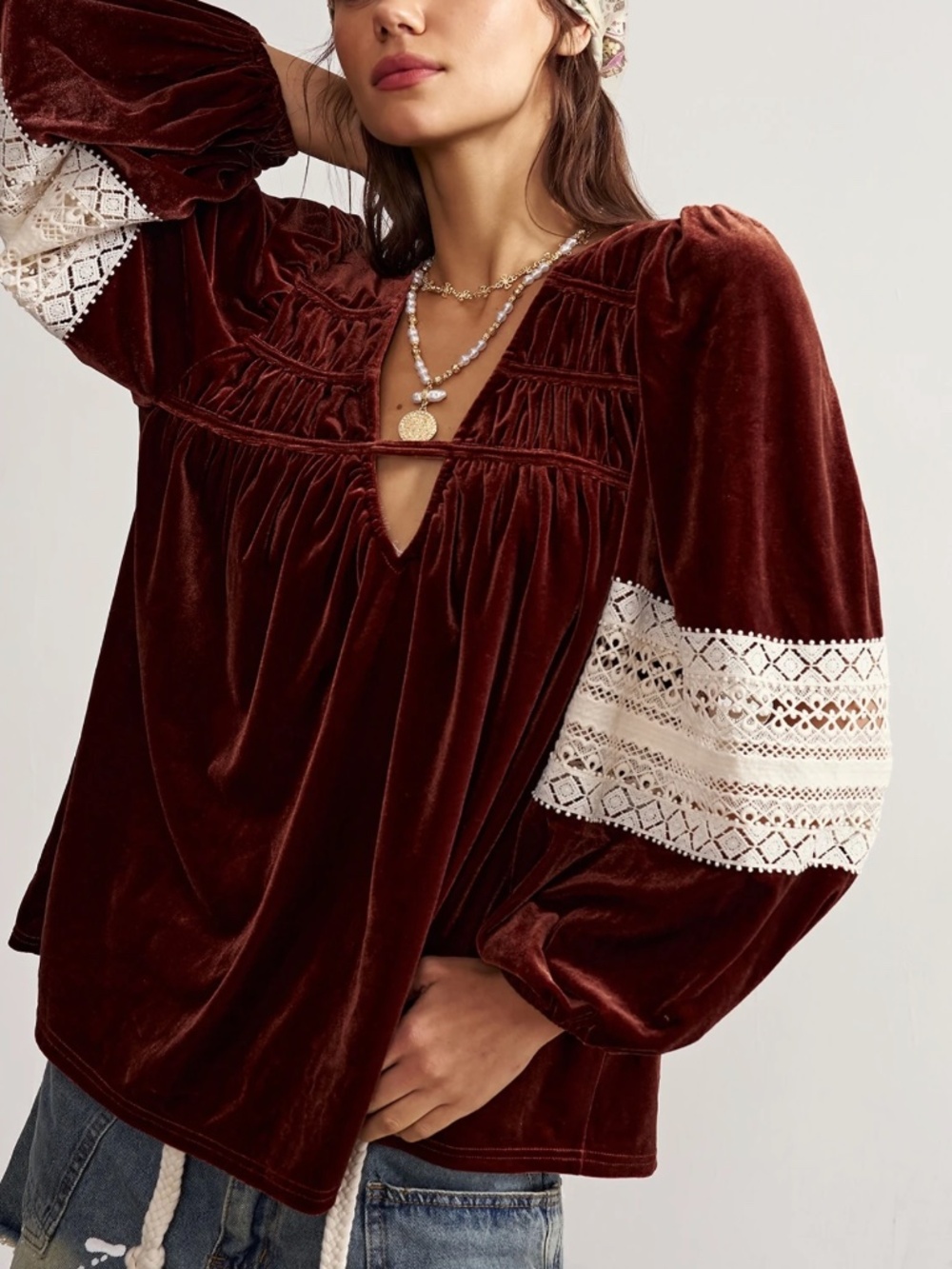 Classic V neck Lace Insert Balloon Long sleeve Velvet Blouse